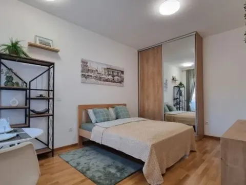 Rent, studio apartment, 27m², Bečići, Budva - image 5