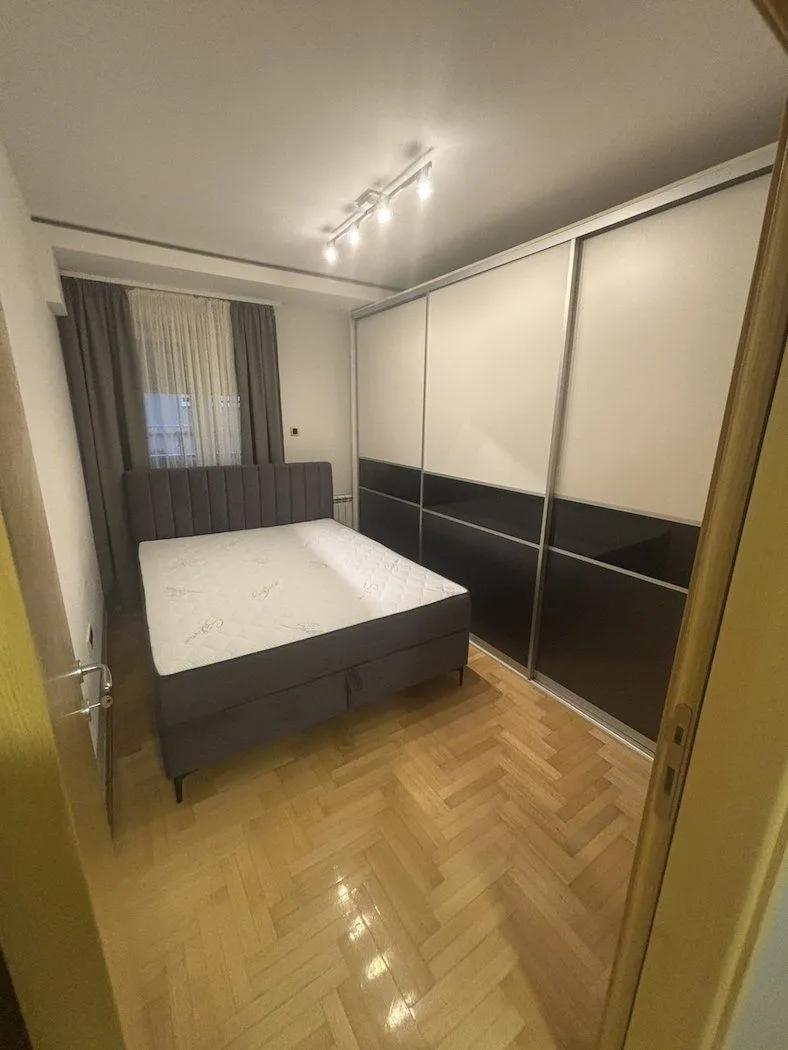 Izdavanje, jednosoban stan, 50m², Stari grad, Novi Sad