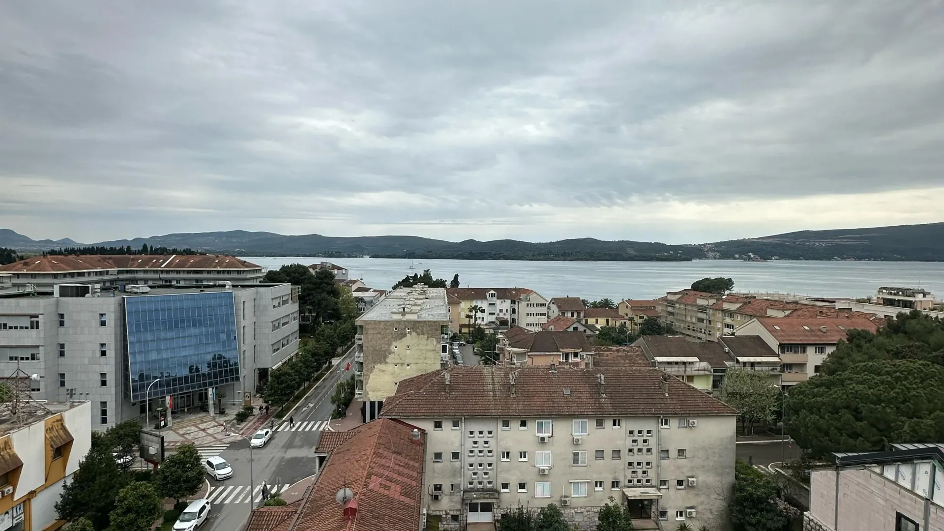 Prodaja, dvosoban stan, 67m², Centar, Tivat