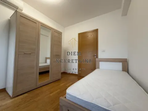 Rent, two bedroom apartment, 68m², City Kvart, Podgorica - image 12