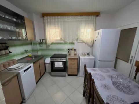 Prodaja, dvosoban stan, 105m², Centar, Bar - image 2