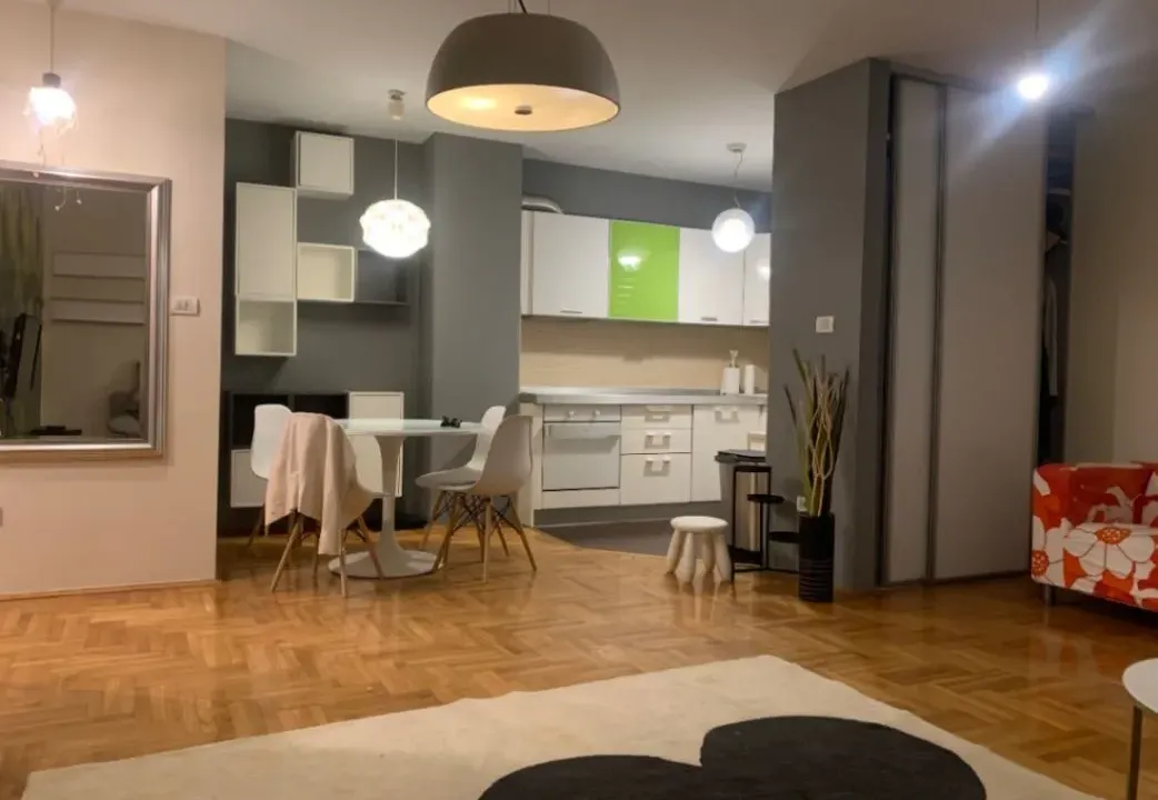 Izdavanje, jednosoban stan, 51m², 1 maj, Podgorica