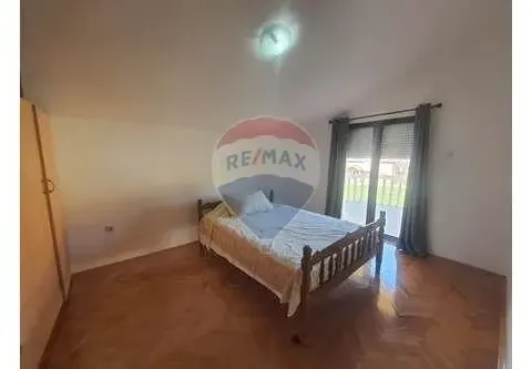 Izdavanje, kuća, 320m², Zagorič, Podgorica - image 12