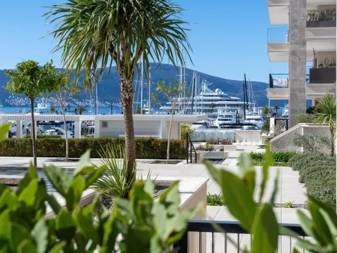 Prodaja, trosoban stan, 193m², Tivat, Crna Gora - image 2