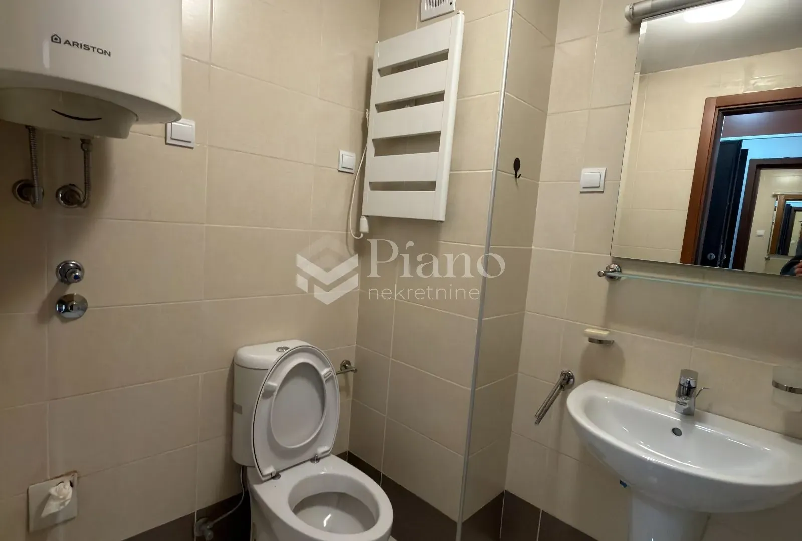 Izdavanje, jednosoban stan, 36m², Tološka šuma, Podgorica