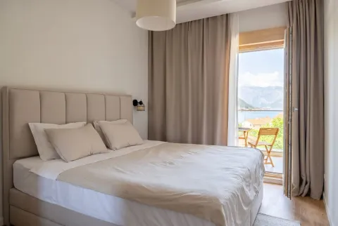 Prodaja, dvosoban stan, 52m², Dobrota, Kotor - image 12