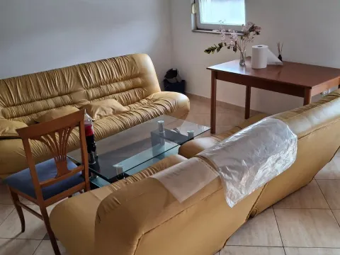 Izdavanje, jednosoban stan, 50m², Stari Aerodrom, Podgorica - image 1