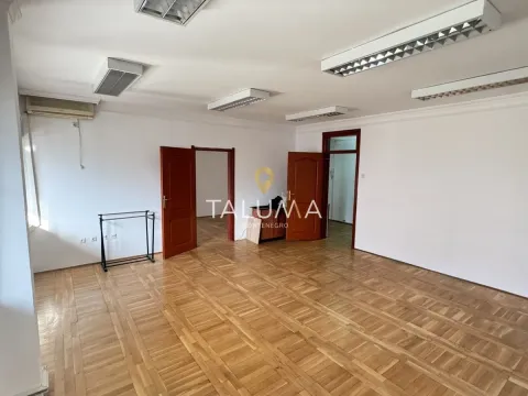 Izdavanje, poslovni prostor, 92m², Preko Morače, Podgorica - image 8