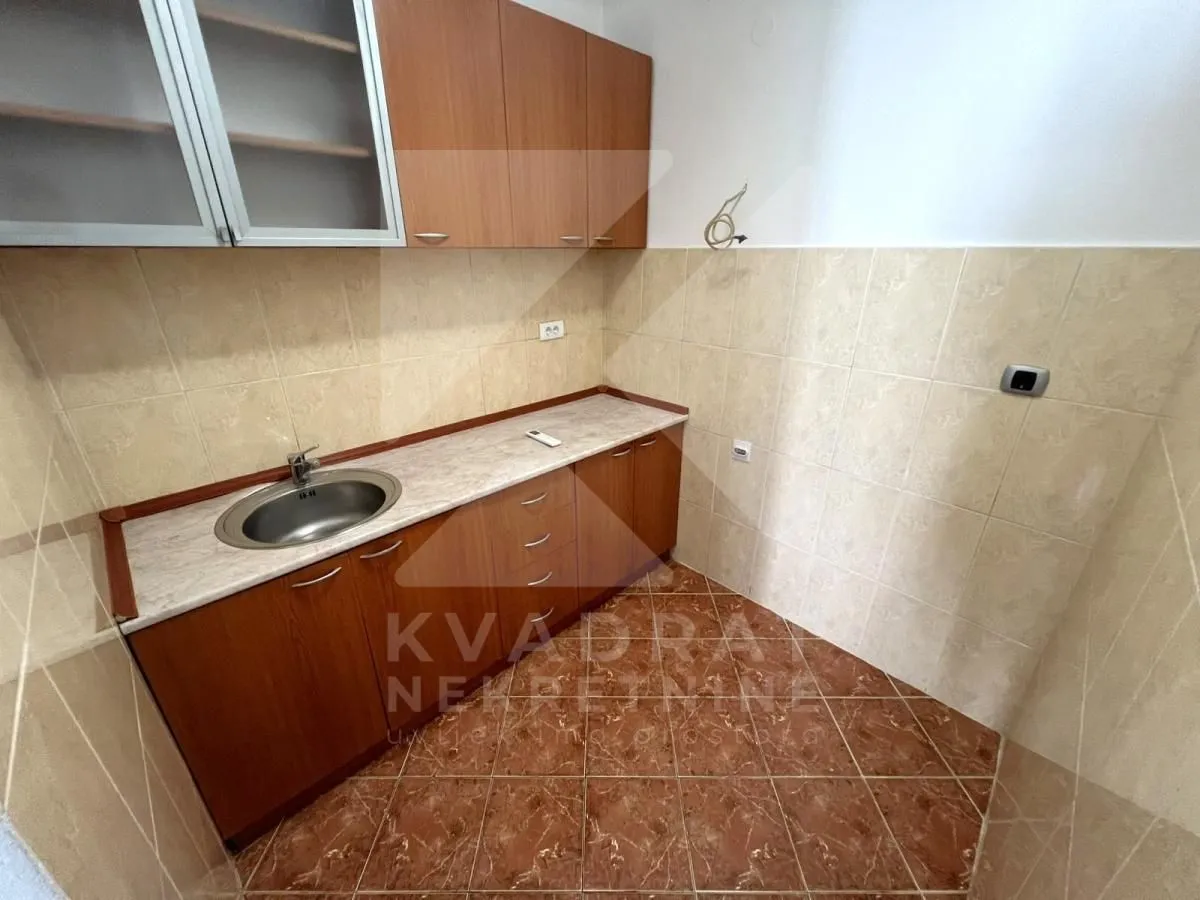 Rent, office space, 44m², Vezirov Most, Podgorica