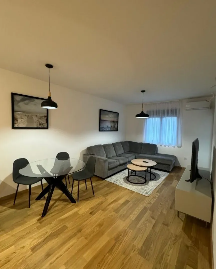 Izdavanje, dvosoban stan, 69m², City Kvart, Podgorica
