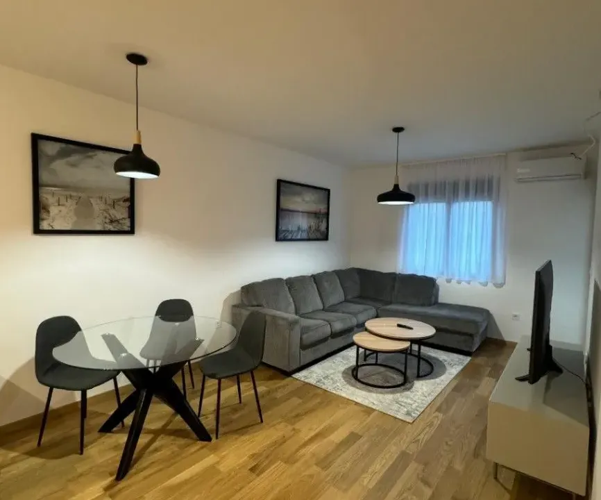 Izdavanje, dvosoban stan, 69m², City Kvart, Podgorica