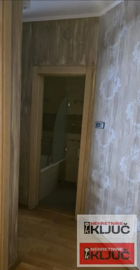 Izdavanje, četvorosoban stan, 134m², Spens, Novi Sad Sve Podlokacije
