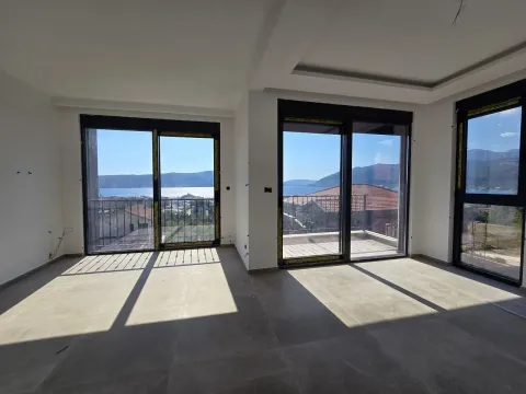 Sale, two bedroom apartment, 61m², Centar, Tivat - image 2