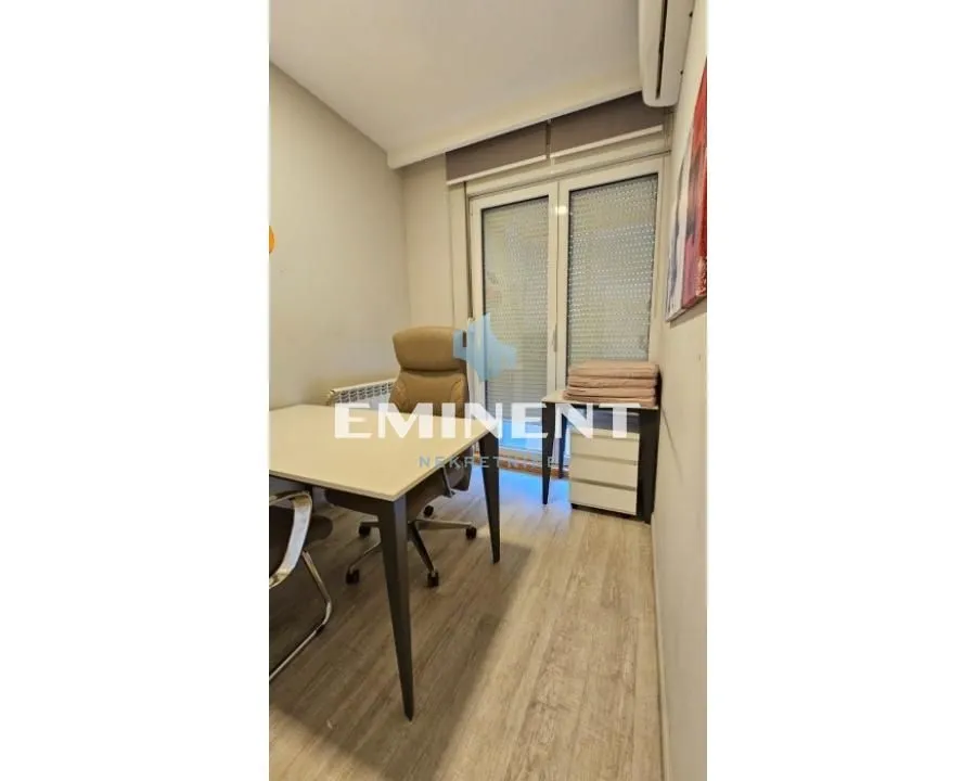 Izdavanje, stan, 118m², Đeram Pijaca, Beograd