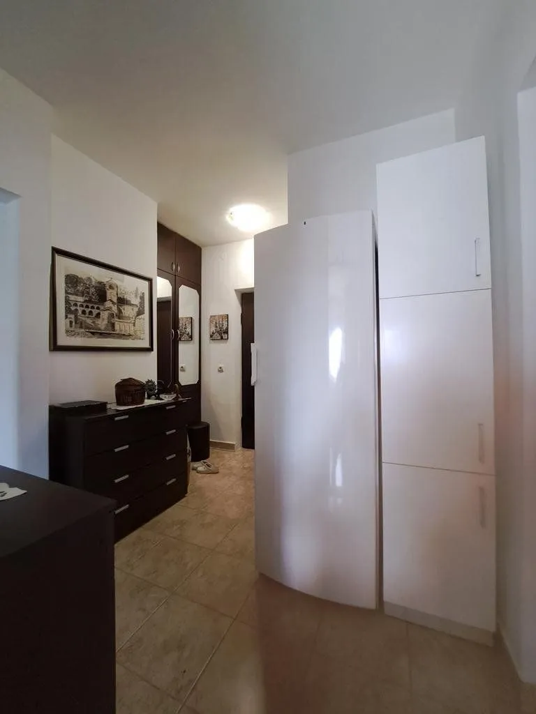 Izdavanje, dvosoban stan, 70m², Preko Morače, Podgorica