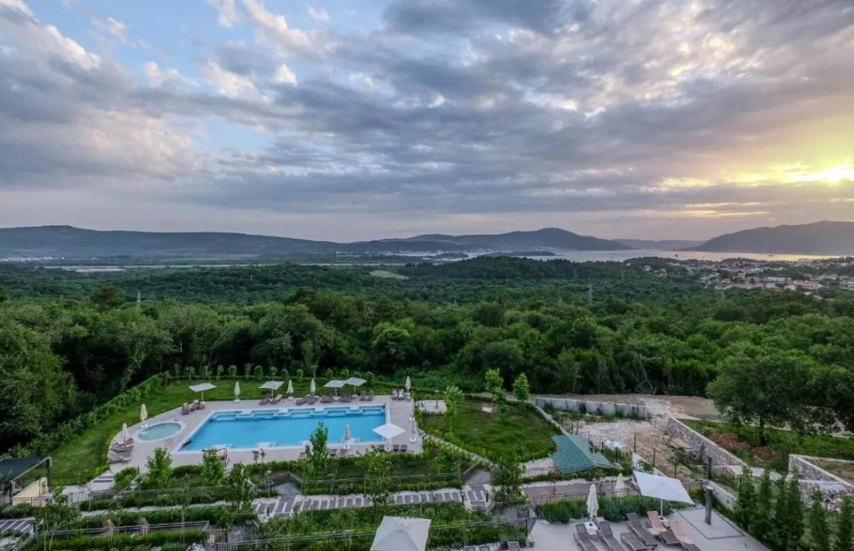 Prodaja, garsonjera, 35m², Tivat, Crna Gora