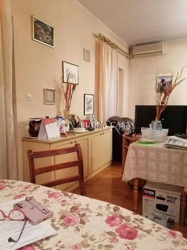 Sale, three bedroom apartment, 99m², Vračar Hram, Vračar Sve Podlokacije