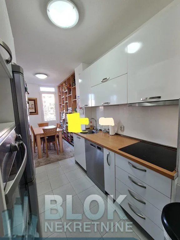 Izdavanje, dvosoban stan, 80m², Blok 6, Podgorica