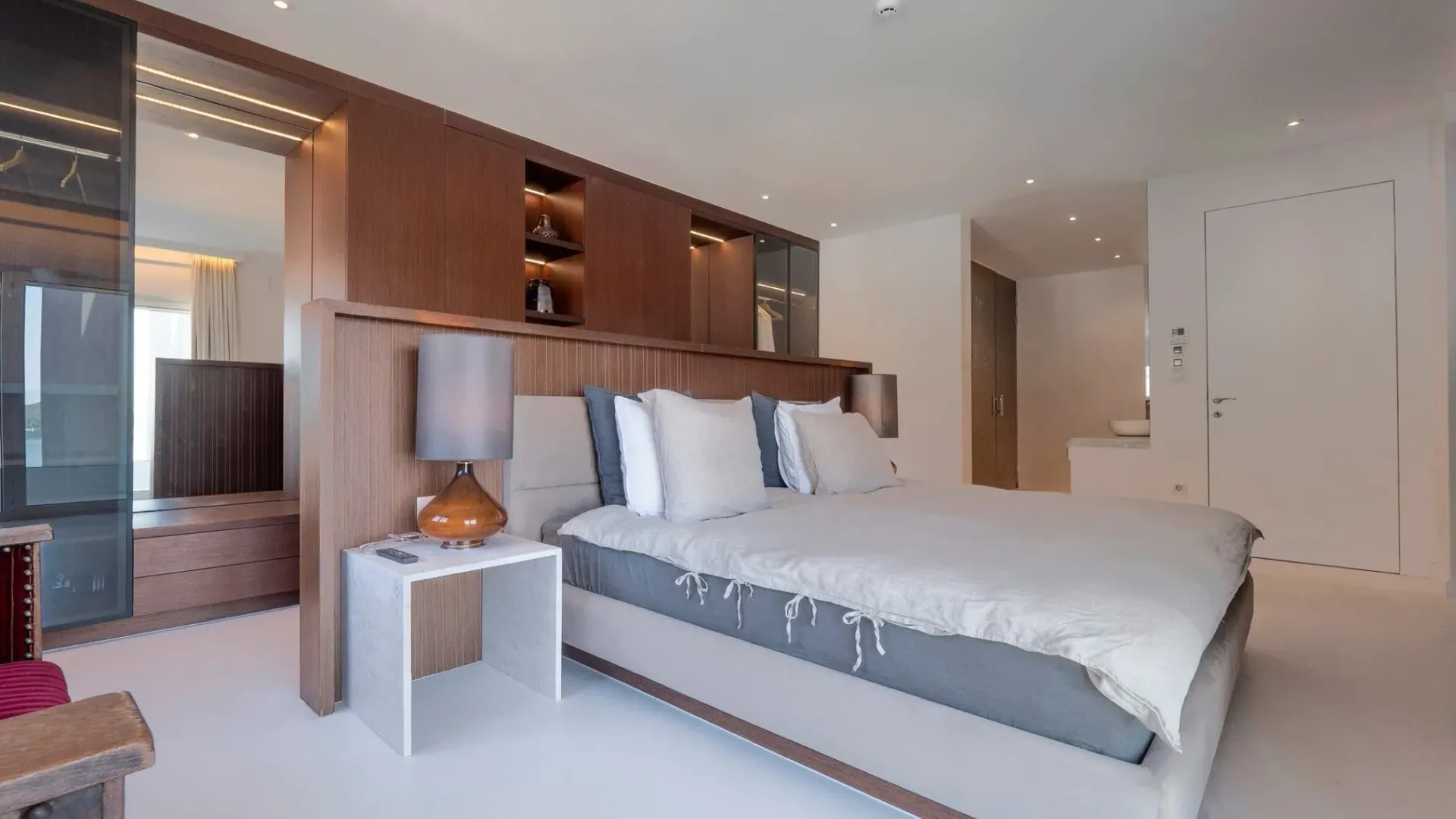 Sale, apartment, 1000m², Rafailovići, Budva