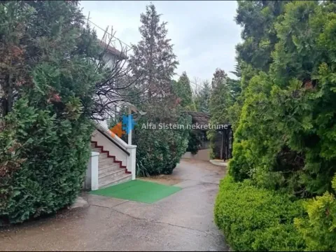 Izdavanje, kuća, 330m², Savski Venac, Beograd