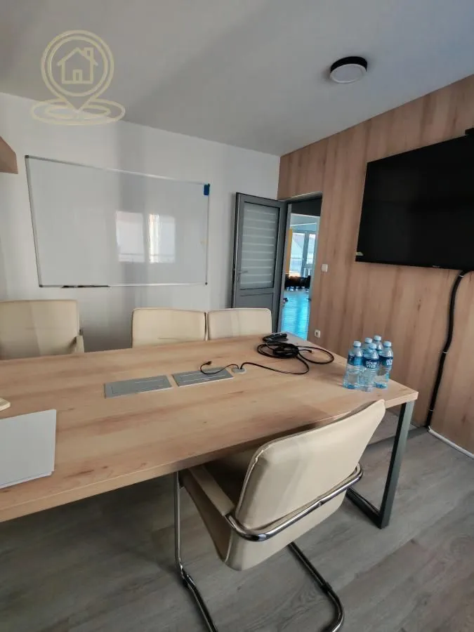 Rent, office space, 300m², Centar, Kragujevac
