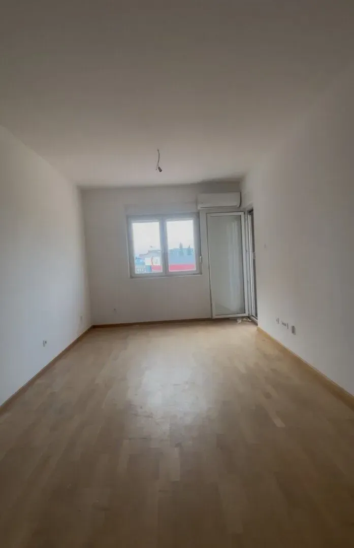 Prodaja, jednosoban stan, 45m², Pobrežje, Podgorica