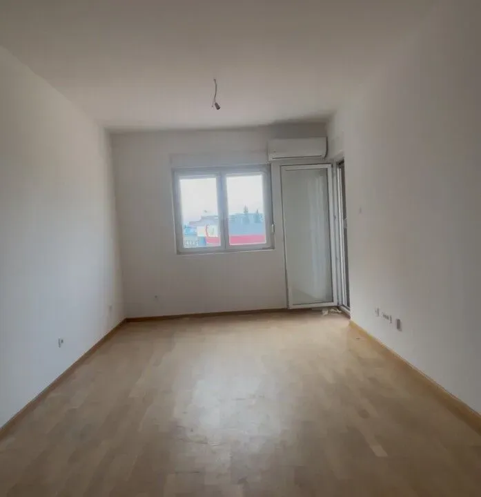 Prodaja, jednosoban stan, 45m², Pobrežje, Podgorica