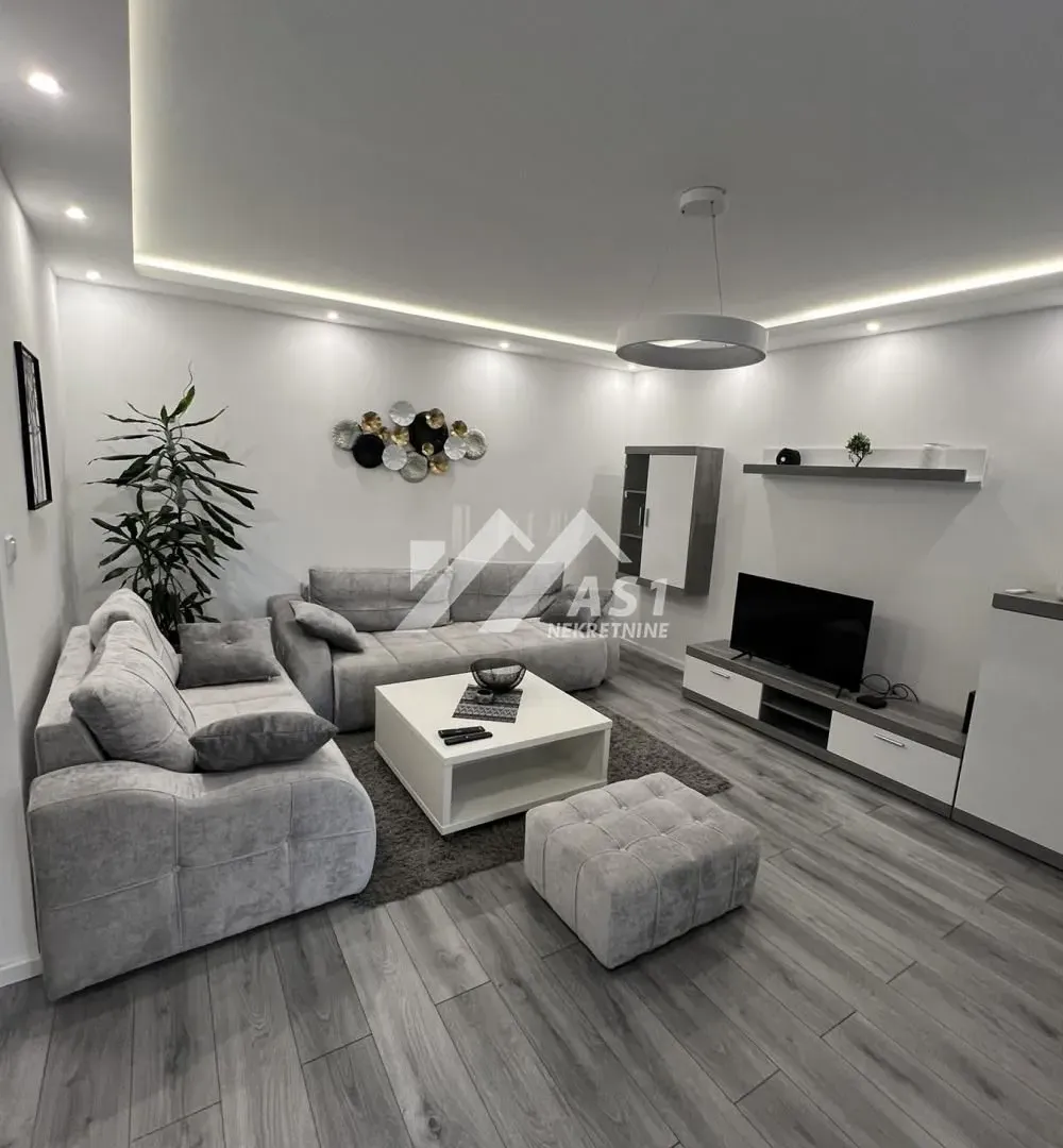 Izdavanje, dvosoban stan, 56m², Bulevar Oslobodjenja, Novi Sad Sve Podlokacije