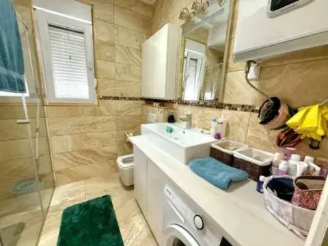 Prodaja, trosoban stan, 100m², Stari Aerodrom, Podgorica - image 11