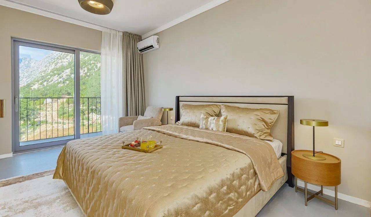 Prodaja, trosoban stan, 158m², Dobrota, Kotor