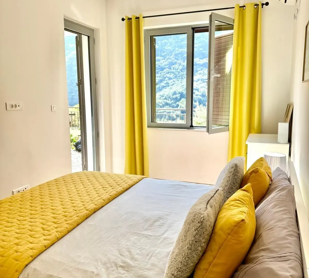 Sale, one bedroom apartment, 58m², Morinj, Kotor