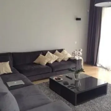Izdavanje, trosoban stan, 110m², Savski Venac, Beograd