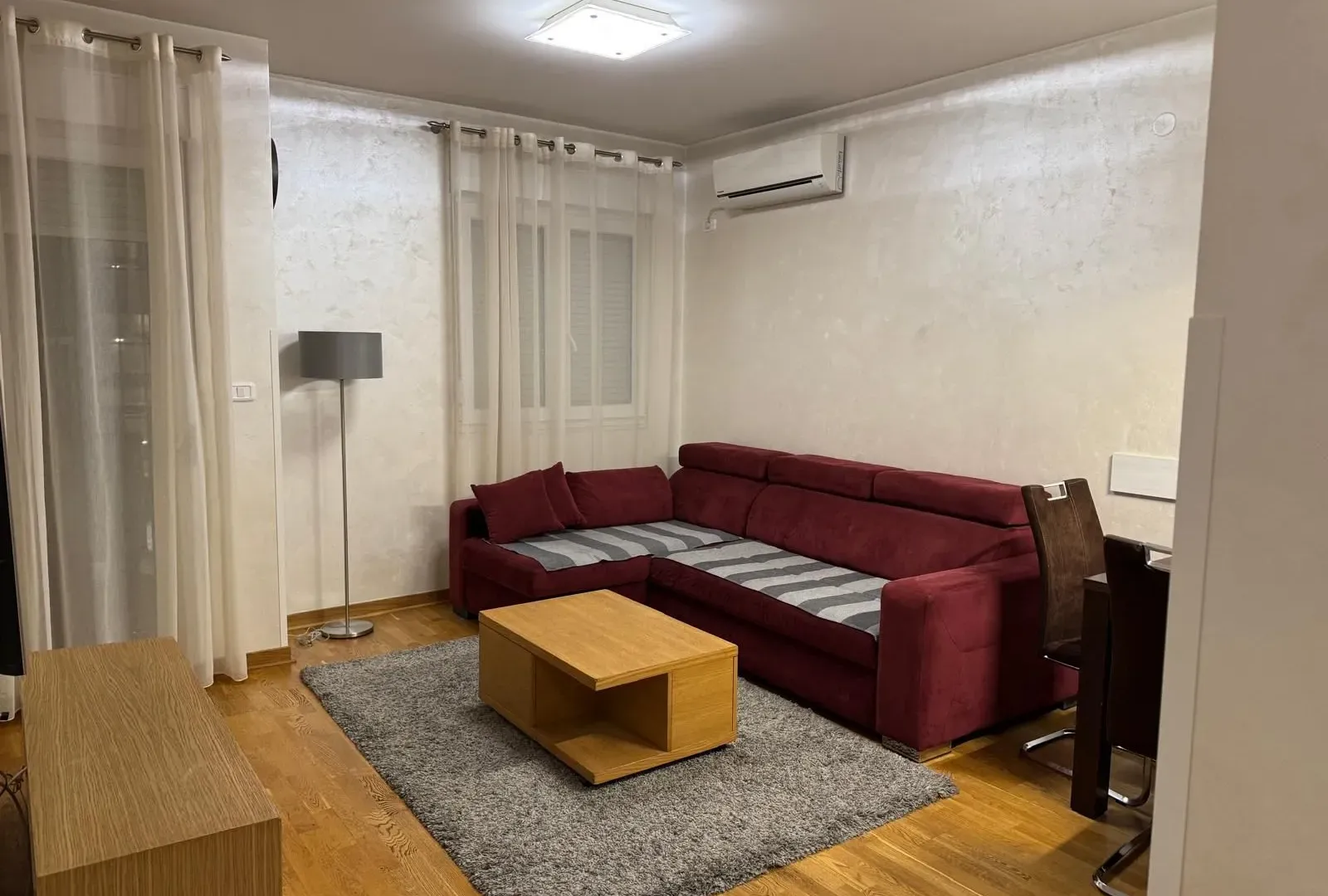 Izdavanje, jednosoban stan, 43m², City Kvart, Podgorica