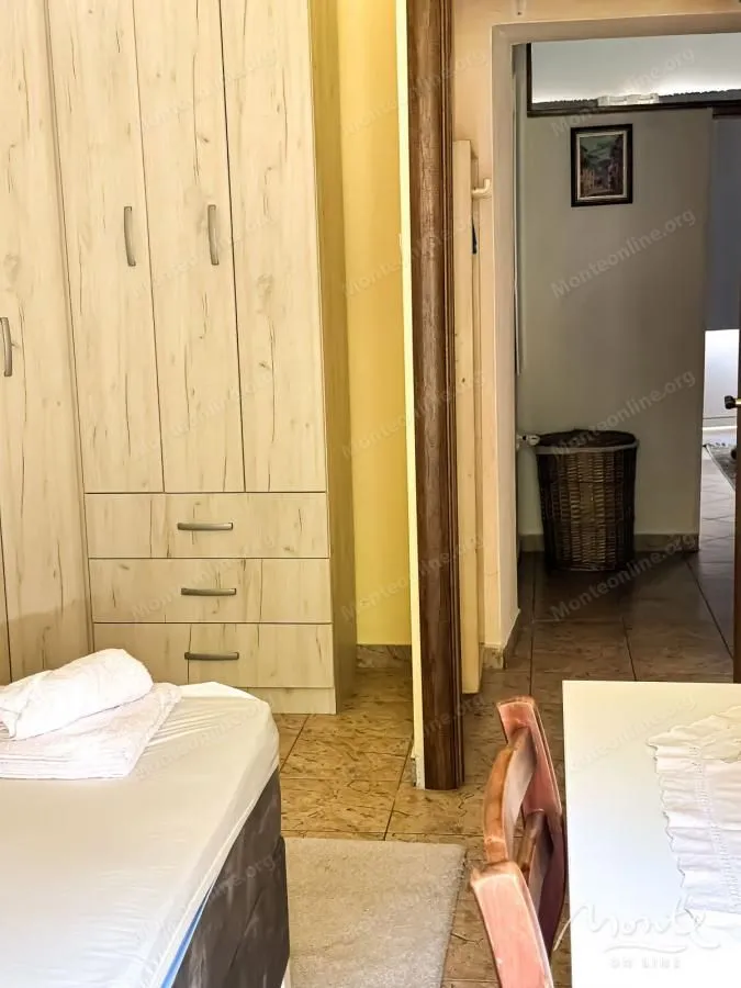Prodaja, dvosoban stan, 60m², Škaljari, Kotor