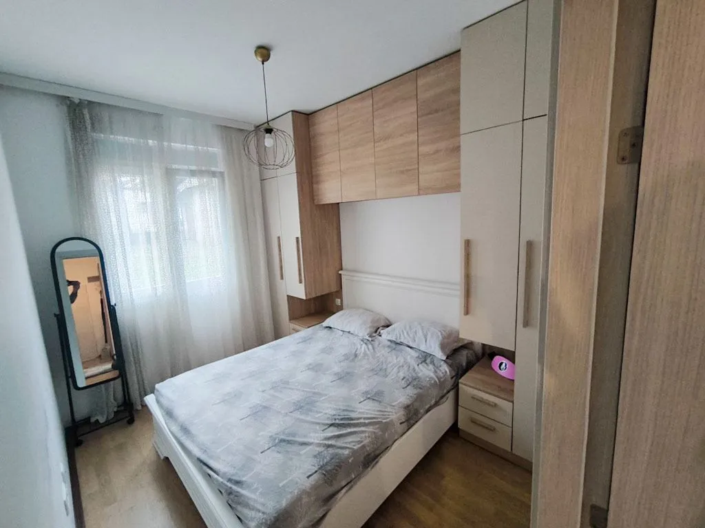 Izdavanje, jednosoban stan, 37m², Central Point, Podgorica