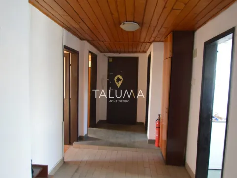 Prodaja, trosoban stan, 90m², Centar, Podgorica - image 5