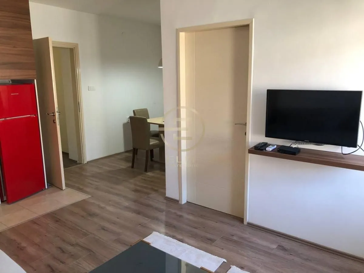 Izdavanje, jednosoban stan, 44m², Stari grad, Novi Sad