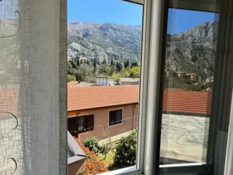 Izdavanje, kuća, 100m², Škaljari, Kotor - image 4