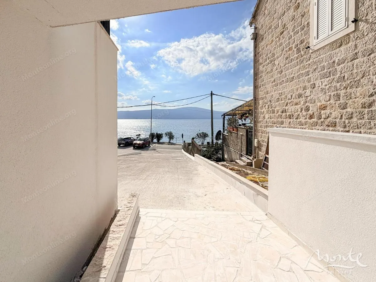 Prodaja, jednosoban stan, 44m², Donja Lastva, Tivat