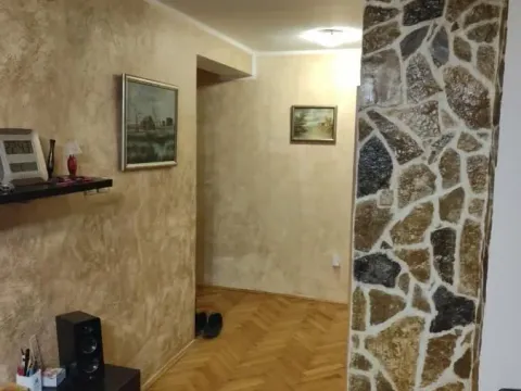 Izdavanje, četvorosoban stan, 105m², Rotkvarija, Novi Sad Sve Podlokacije - image 14