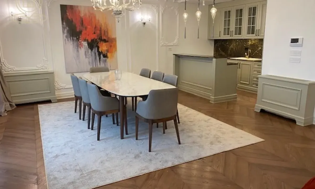 Izdavanje, četvorosoban stan, 170m², Čubura, Beograd