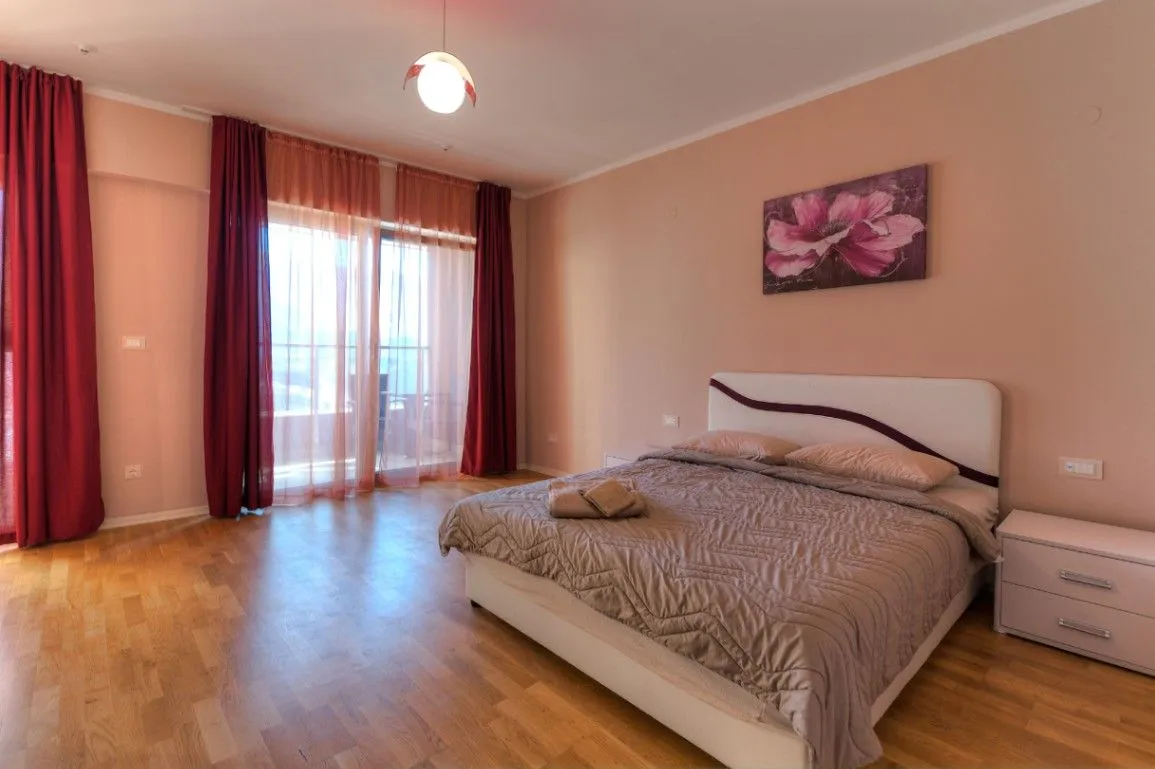 Sale, four bedroom apartment, 149m², Bečići, Budva