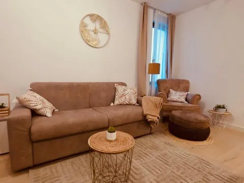 Izdavanje, jednosoban stan, 75m², Tivat, Crna Gora - image 6