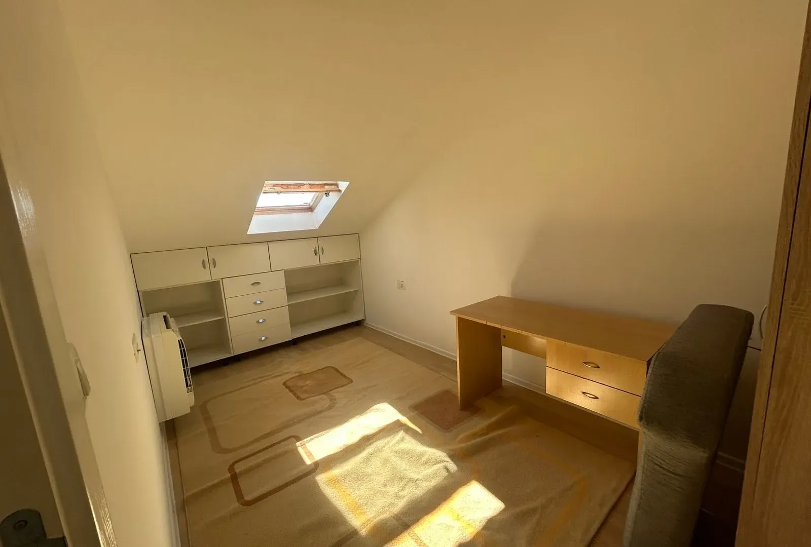 Izdavanje, kuća, 65m², Dalmatinska ulica, Podgorica