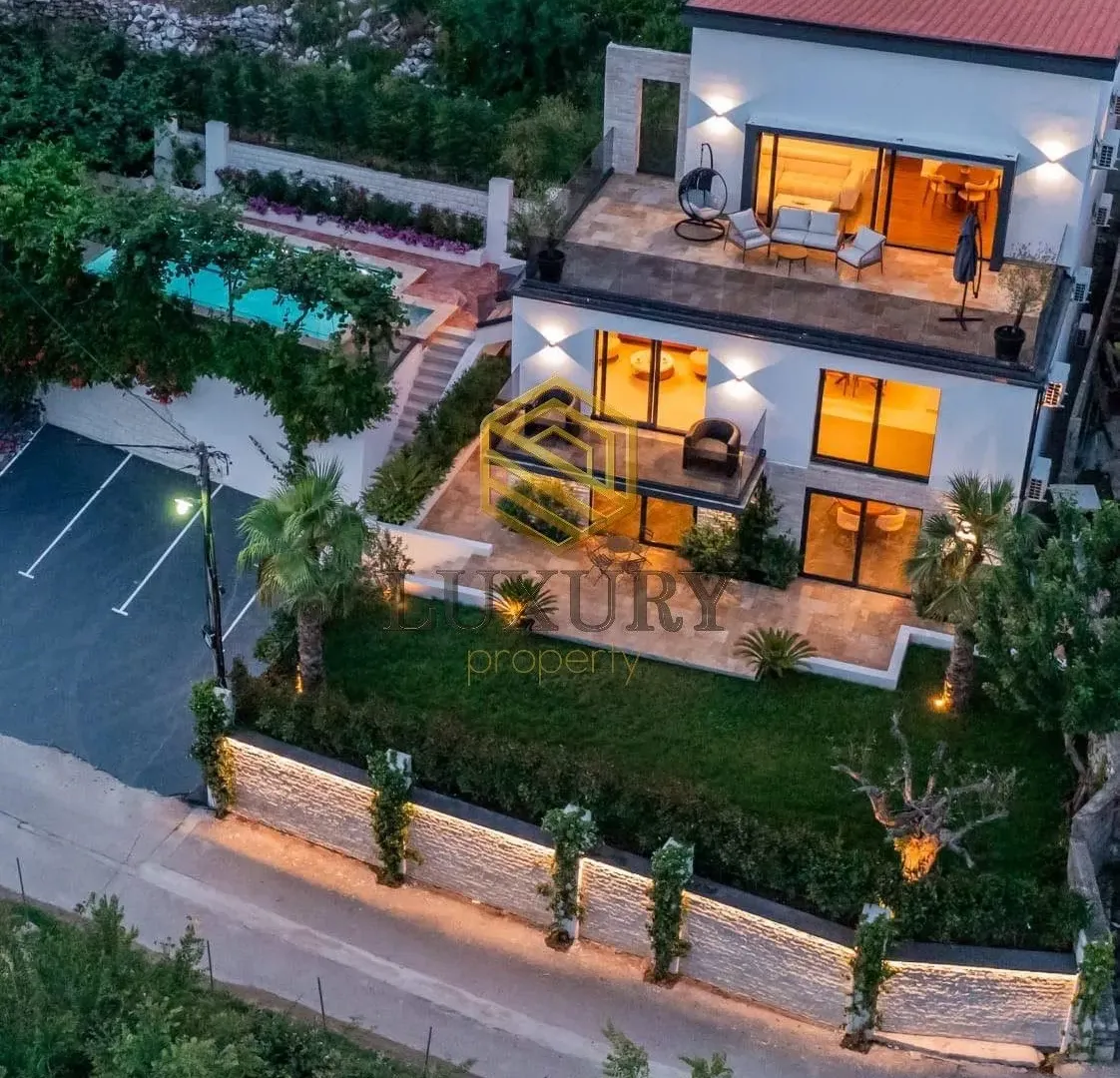 Rent, house, 300m², Markovići, Budva