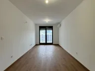 Izdavanje, dvosoban stan, 64m², Kod Capital Plaze, Podgorica - image 2