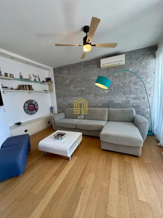 Rent, two bedroom apartment, 80m², Pržno, Budva