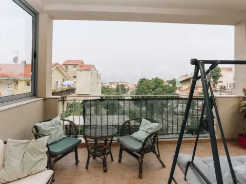 Izdavanje, dvosoban stan, 80m², Tivat, Crna Gora - image 10