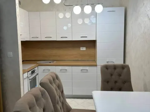 Izdavanje, jednosoban stan, 48m², City Kvart, Podgorica - image 1