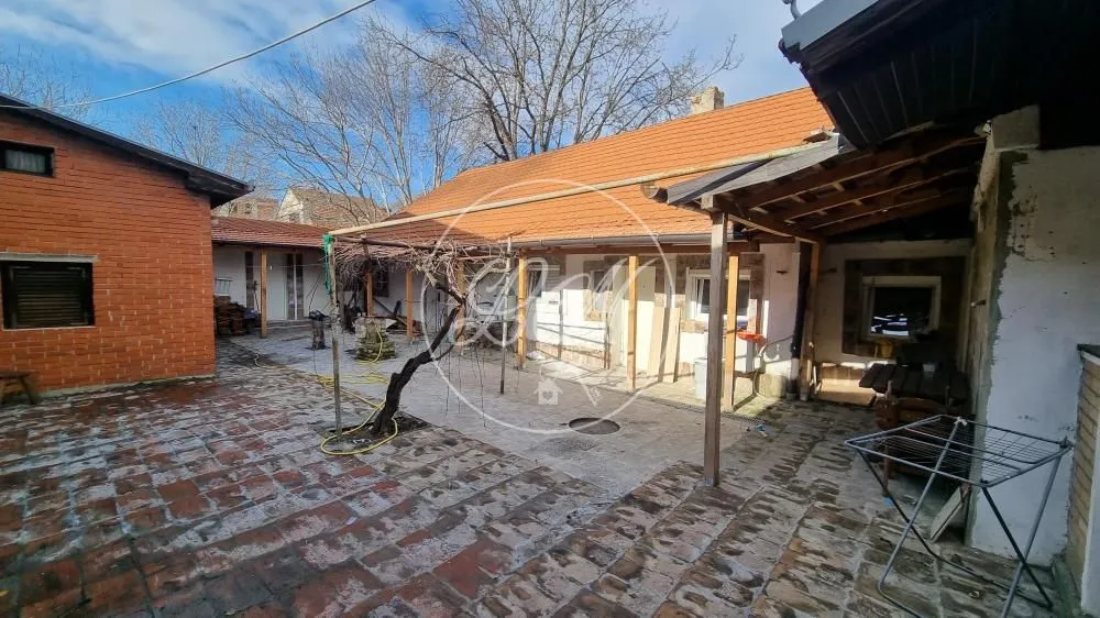 Izdavanje, kuća, 83m², Zemun Gornji Grad, Zemun Sve Podlokacije